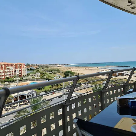 2 Pieces Avec Climatisation Et Parking A 50m De La Au Cap D'agde - Fr-1-249-396 Agde