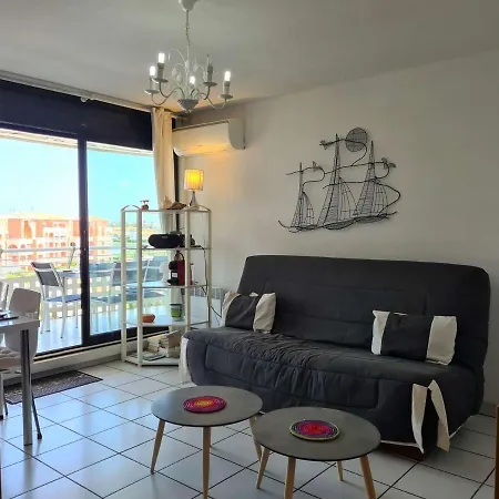 Apartment 2 Pieces Avec Climatisation Et Parking A 50m De La Au Cap D'agde - Fr-1-249-396