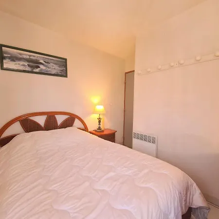2 Pieces Avec Climatisation Et Parking A 50m De La Au Cap D'agde - Fr-1-249-396 Apartment *