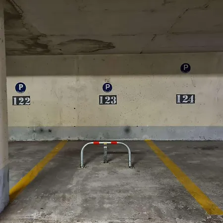 2 Pieces Avec Climatisation Et Parking A 50m De La Au Cap D'agde - Fr-1-249-396 アパート *